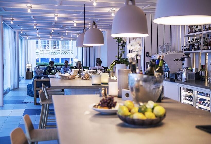 Gullmarsstrand Hotell & Konferens