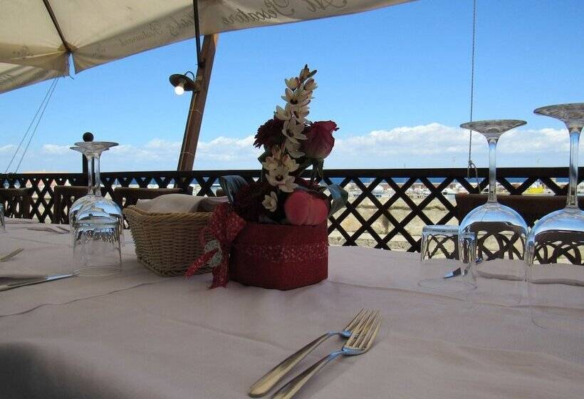 Al Pescatore Hotel & Restaurant