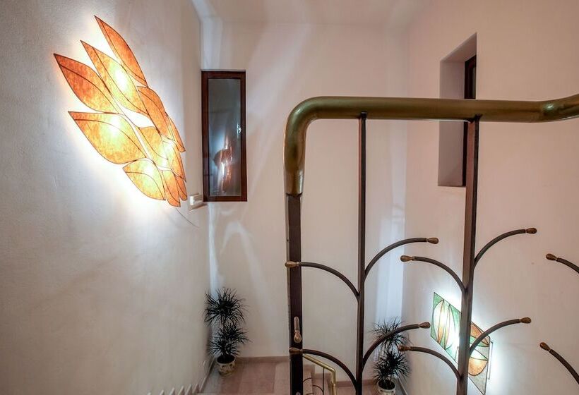 Al Pescatore Hotel & Restaurant