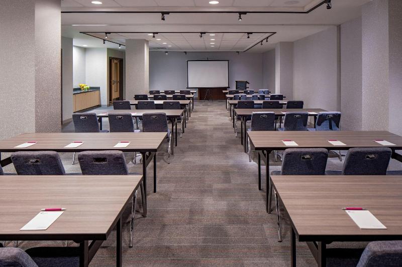 Отель Aloft New Orleans Downtown