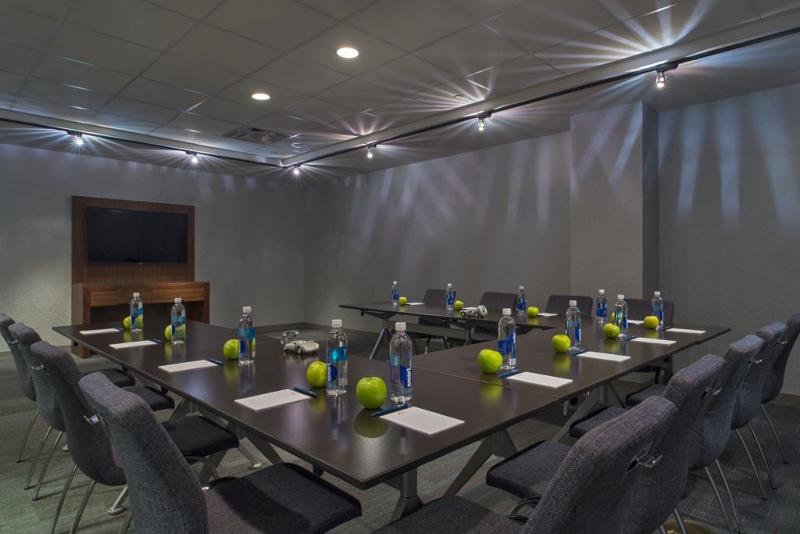 Отель Aloft New Orleans Downtown