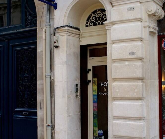 בית מלון כפרי Au Chapon Fin