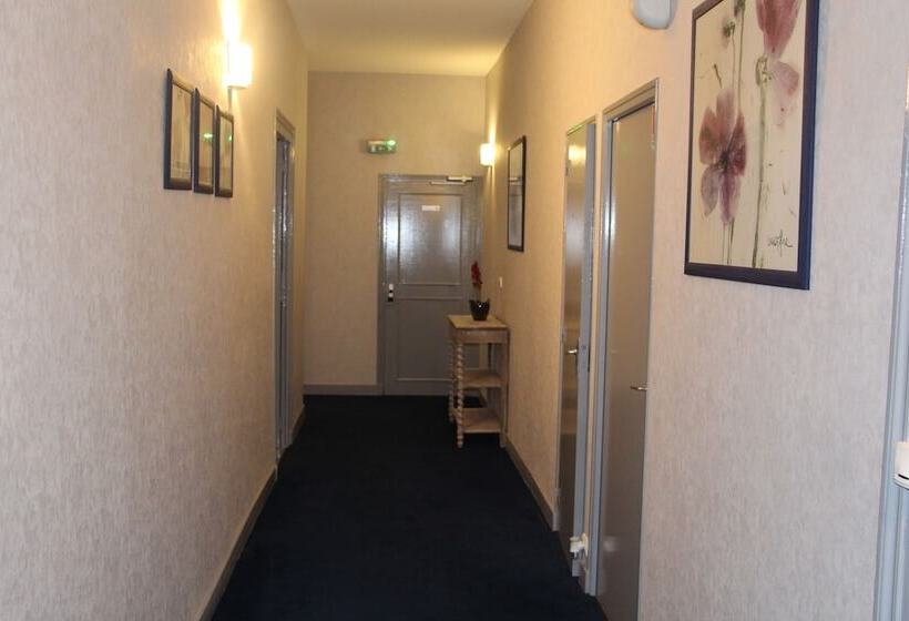 בית מלון כפרי Au Chapon Fin