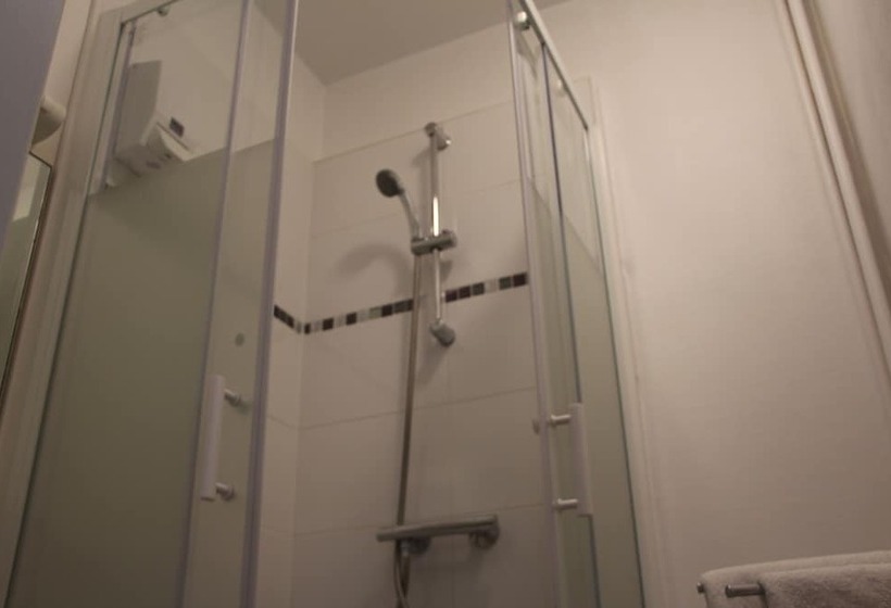 בית מלון כפרי Au Chapon Fin