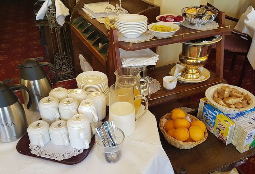 Отель Villare Hitchin Town Centre