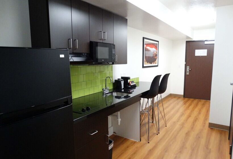 فندق Best Western Duchesne Inn