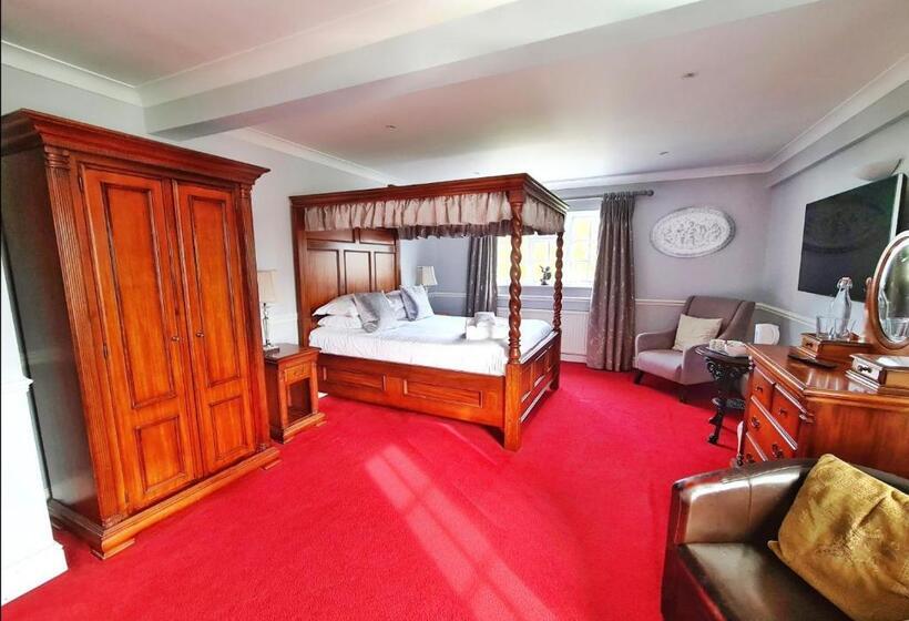 Отель Blazing Donkey Country