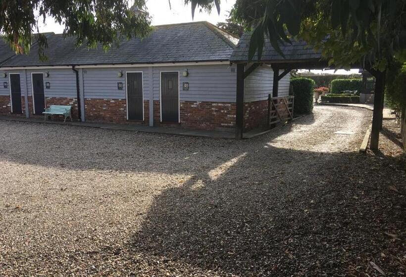 Отель Blazing Donkey Country