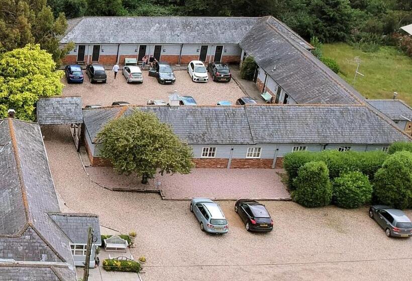 Отель Blazing Donkey Country