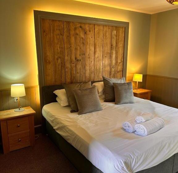 Отель Blazing Donkey Country