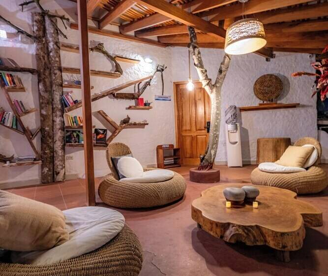 בית מלון כפרי Blu Galapagos Sustainable Waterfront Lodge