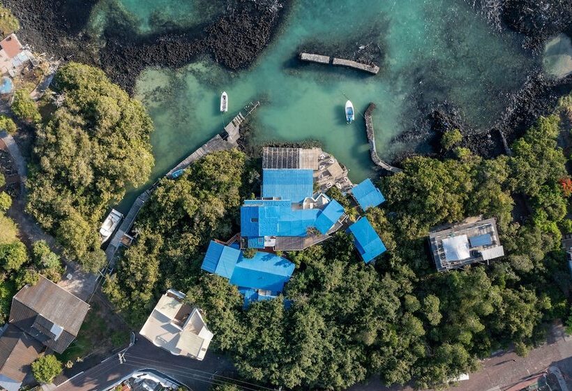 בית מלון כפרי Blu Galapagos Sustainable Waterfront Lodge