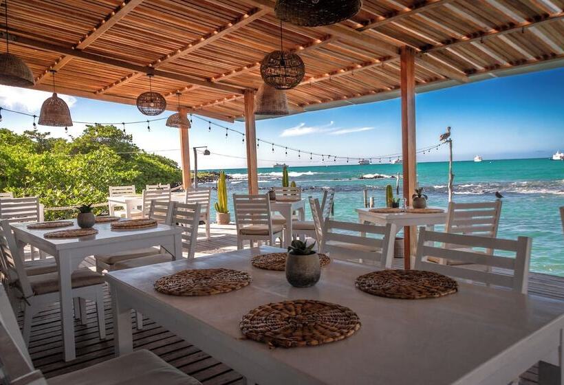 בית מלון כפרי Blu Galapagos Sustainable Waterfront Lodge
