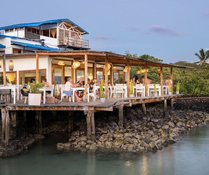 בית מלון כפרי Blu Galapagos Sustainable Waterfront Lodge