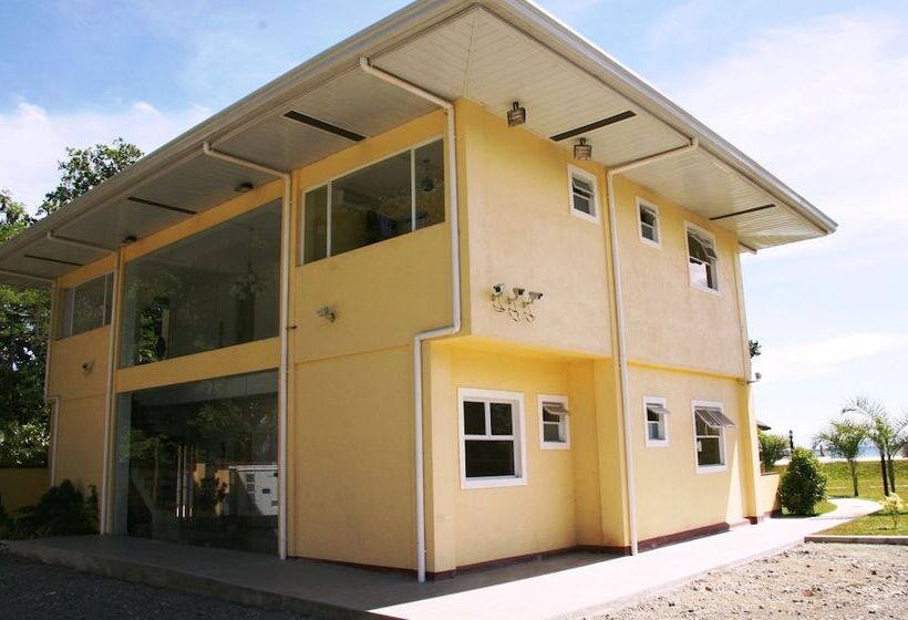 هتل Caimito Beach