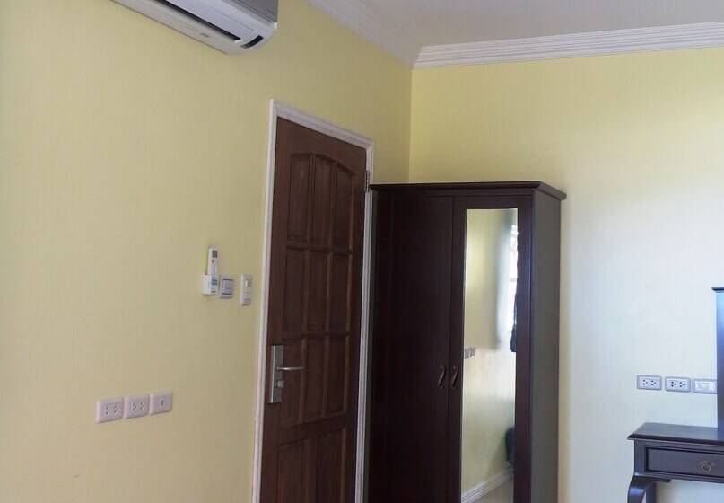 هتل Caimito Beach