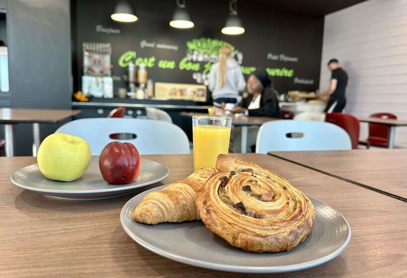 فندق Campanile Belfort Montbeliard Gare La Jonxion