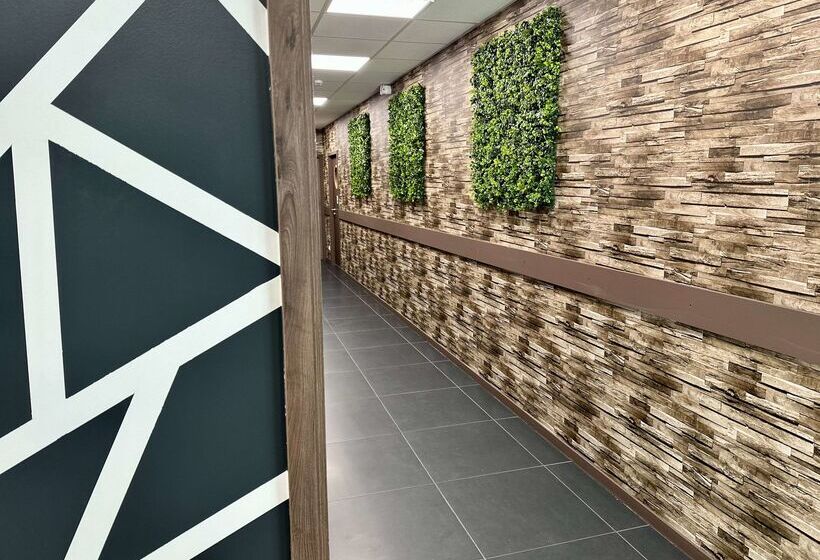 فندق Campanile Belfort Montbeliard Gare La Jonxion