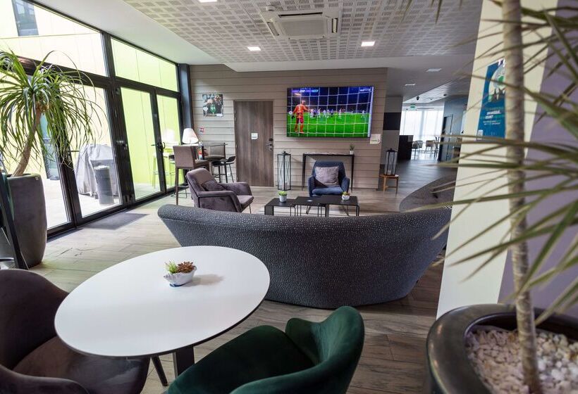 فندق Campanile Belfort Montbeliard Gare La Jonxion