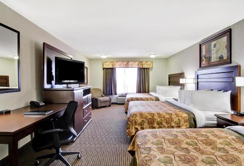 Отель Coast Weyburn