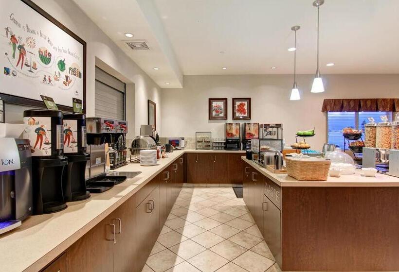 فندق Coast Weyburn