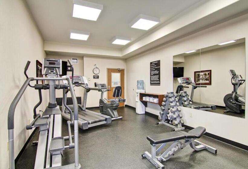 Отель Coast Weyburn