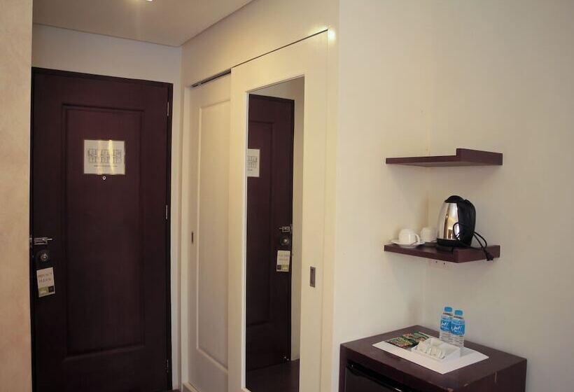 هتل Casablanca Suites Near Airport