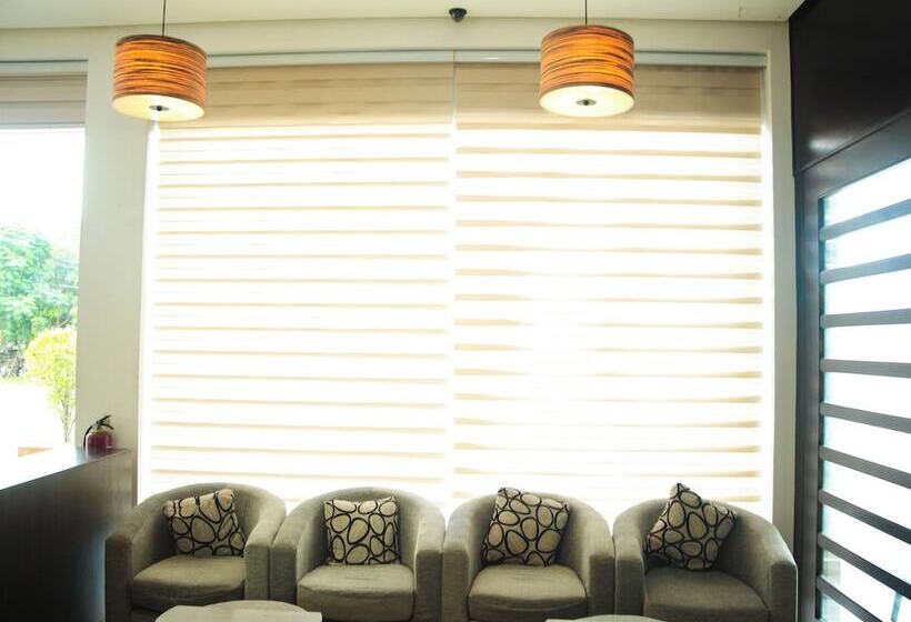 هتل Casablanca Suites Near Airport