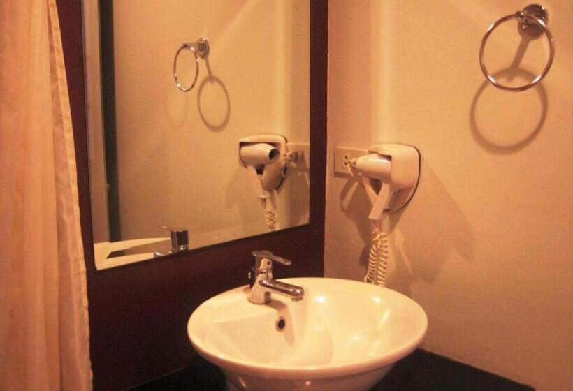 هتل Casablanca Suites Near Airport