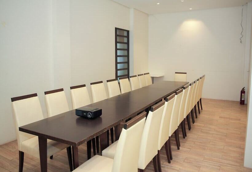 هتل Casablanca Suites Near Airport