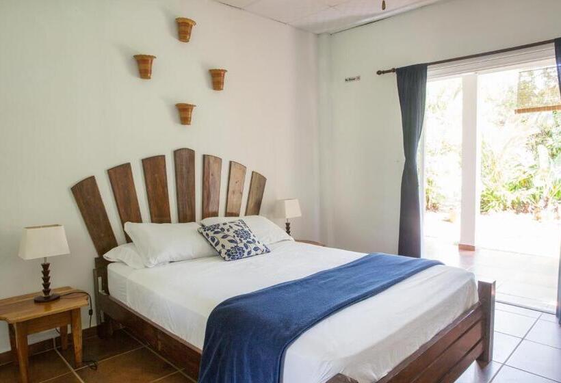 Отель Coffee Mountain Inn