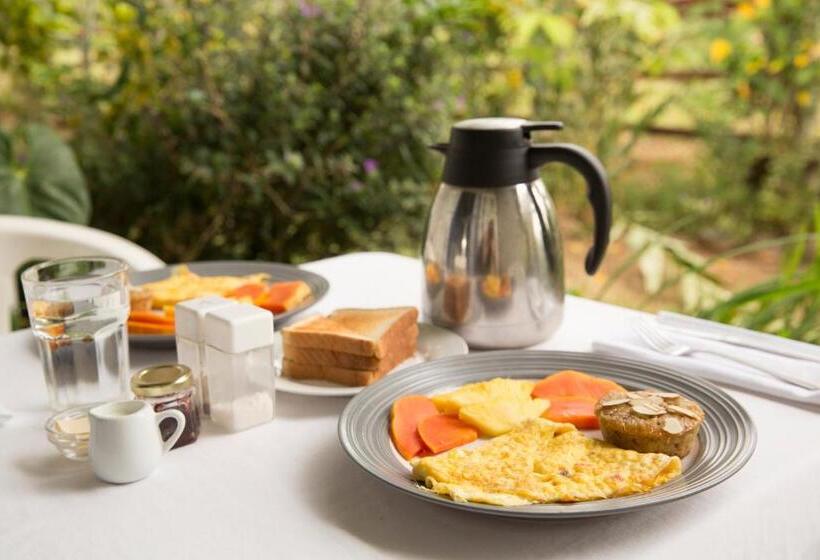 Отель Coffee Mountain Inn