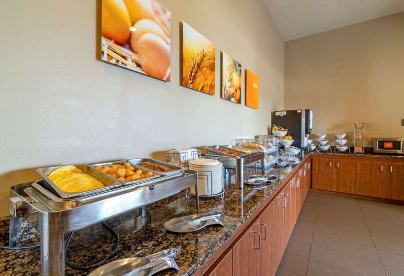 בית מלון כפרי Comfort Inn & Suites Mandan   Bismarck
