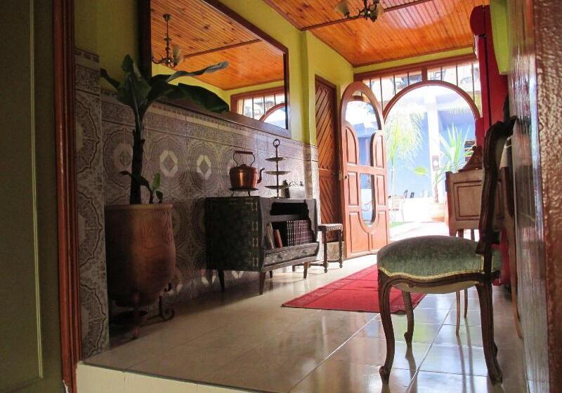 هتل Dar Omar Khayam