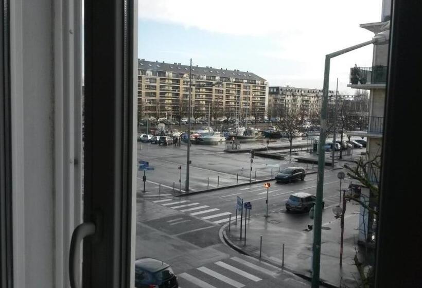 فندق De L'univers