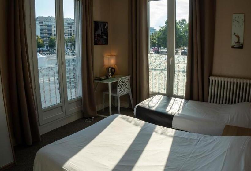 فندق De L'univers