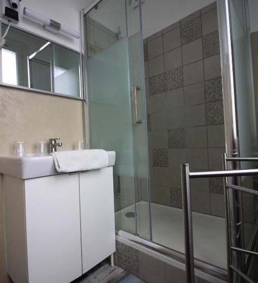 فندق De L'univers