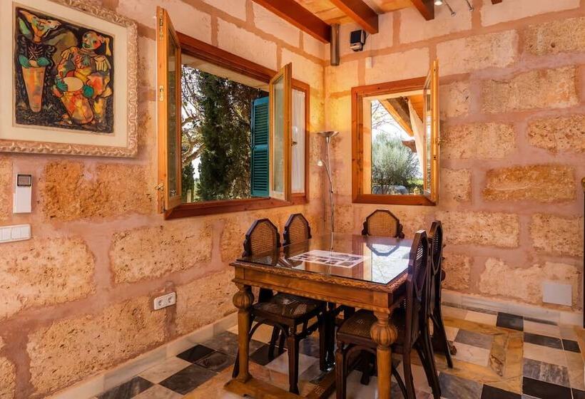 ホテル Es Revellar Art Resort  Adults Only