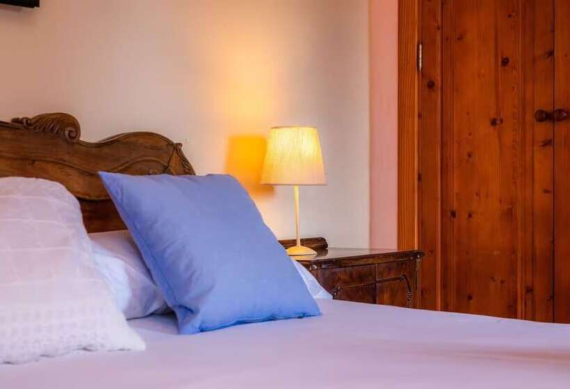 ホテル Es Revellar Art Resort  Adults Only