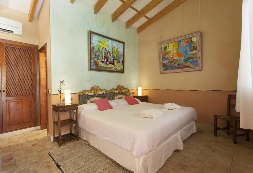 ホテル Es Revellar Art Resort  Adults Only