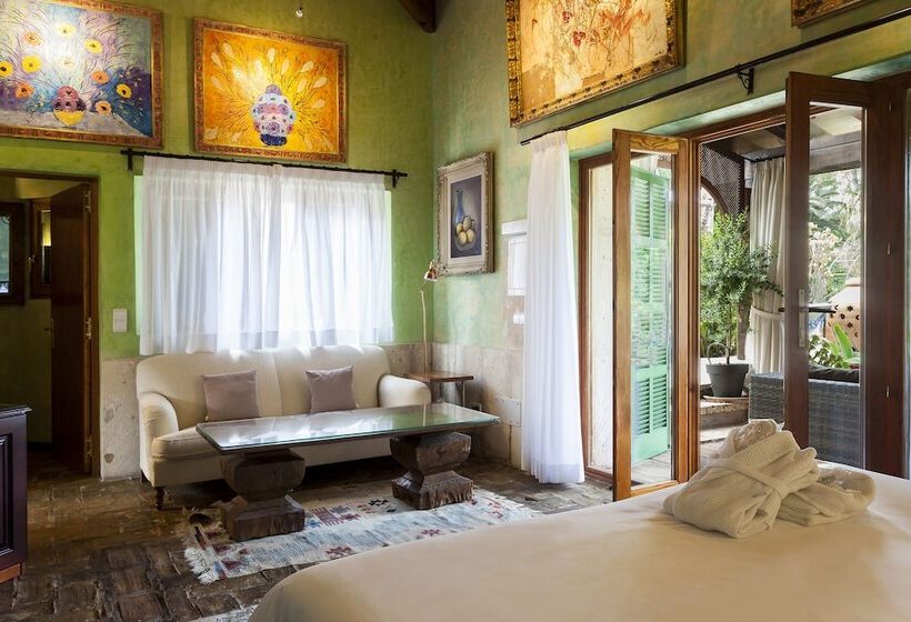 ホテル Es Revellar Art Resort  Adults Only