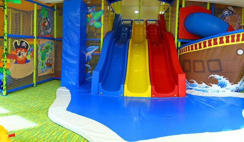 בית מלון כפרי Grand Admiral Resort & Spa