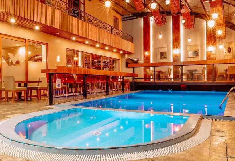 Отель Grand Victoria Boutique