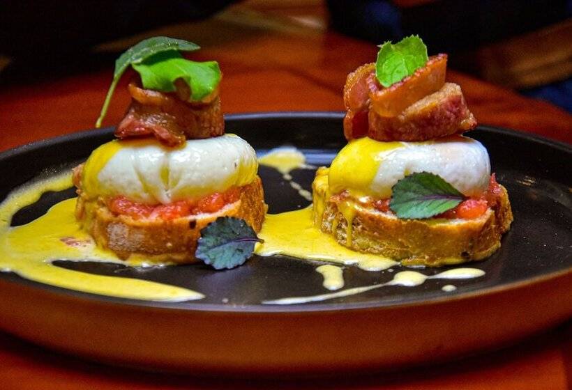 Отель Grand Victoria Boutique