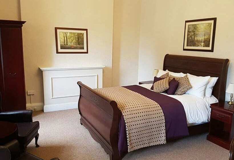 هتل The Greyhound