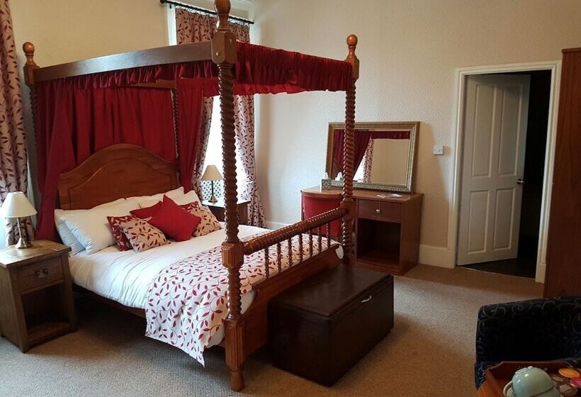 هتل The Greyhound