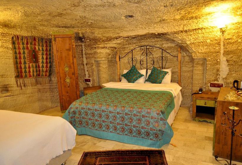 Hotel Hills Cave