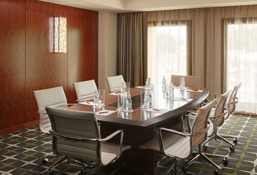 هتل Hilton Dushanbe