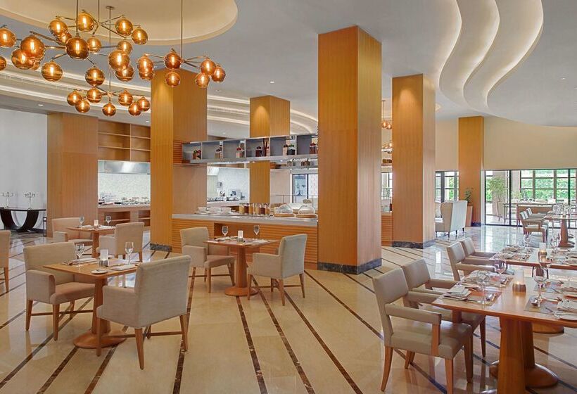 هتل Hilton Dushanbe