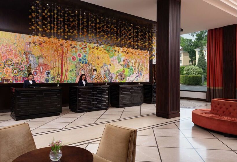 هتل Hilton Dushanbe